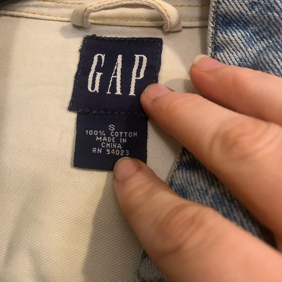 Gap Jean Jacket - womens small - Picture 3 of 3